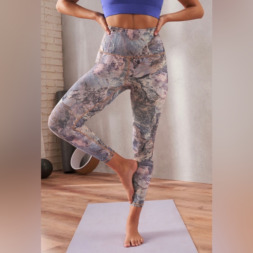 “Orchid Moonrock” Legging 🦄 Fabletics Define Ultra HW 7/8 Legging 🦄 - Picture 2 of 9